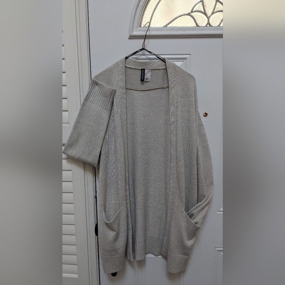 Women’s H&M Divided Cardigan, Size L - Picture 2 of 10
